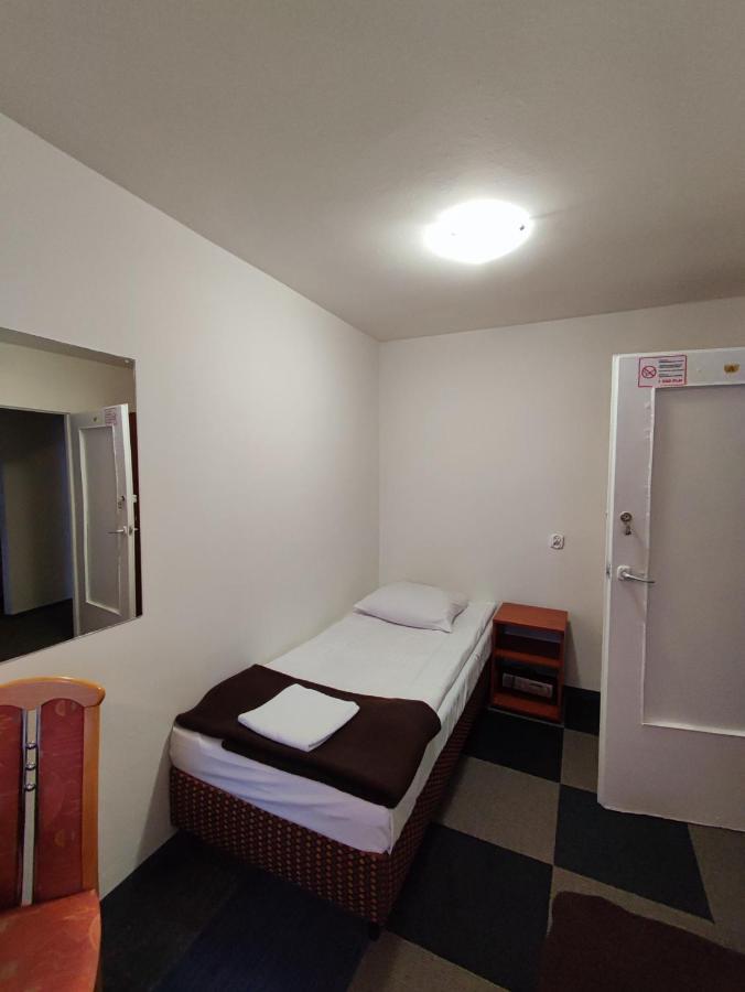 Plonia Economy Hostel Szczecin Luaran gambar