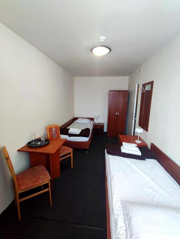 Plonia Economy Hostel Szczecin Luaran gambar